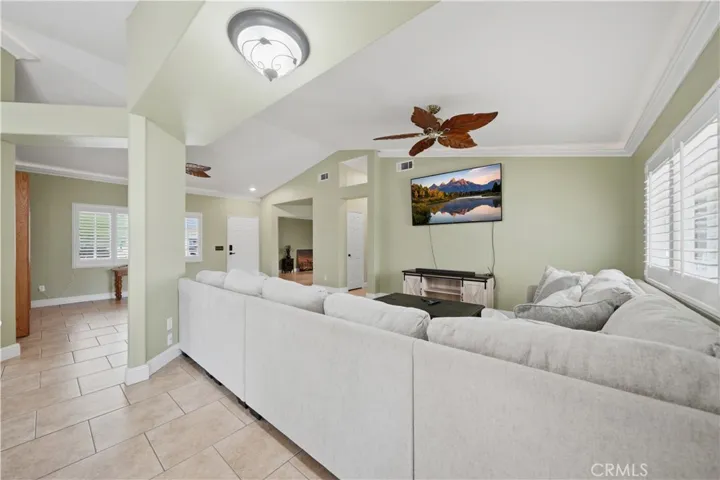 1936 Medoc, San Jacinto, California 92583