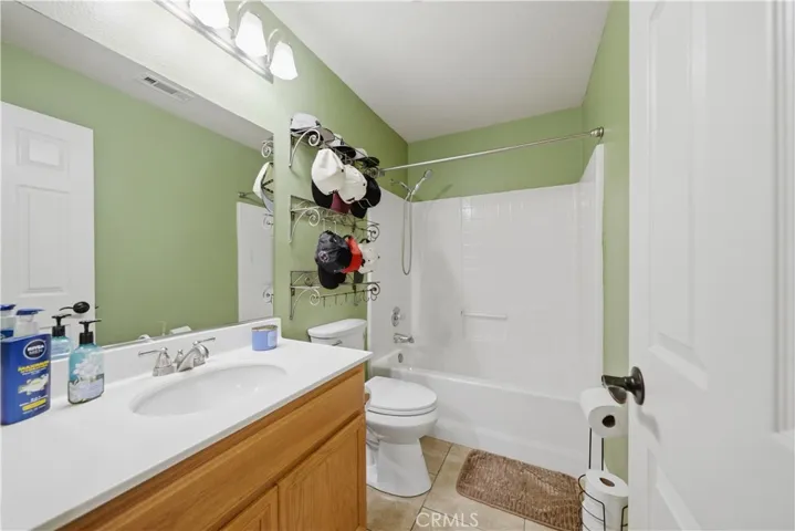1936 Medoc, San Jacinto, California 92583