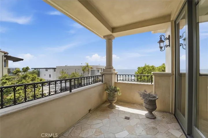 301 28th Street A, Manhattan Beach, California 90266