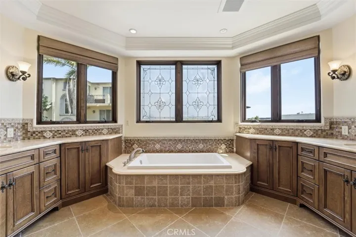 301 28th Street A, Manhattan Beach, California 90266