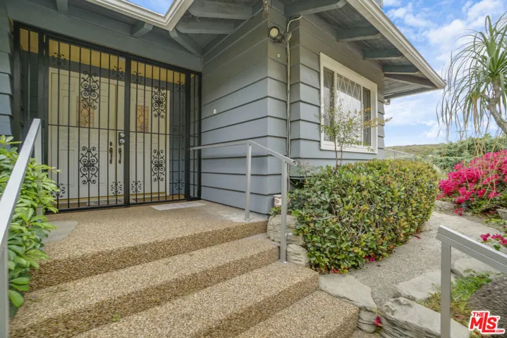 6021 Wright Terrace, Culver City, California 90232