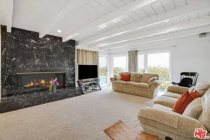 6021 Wright Terrace, Culver City, California 90232
