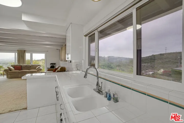 6021 Wright Terrace, Culver City, California 90232