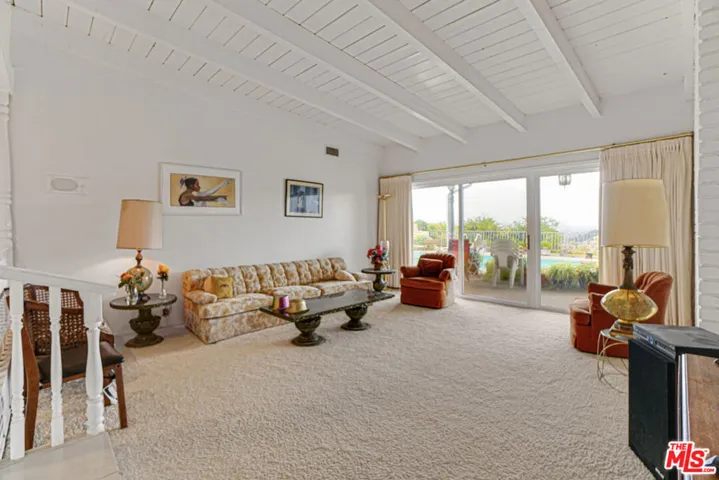6021 Wright Terrace, Culver City, California 90232