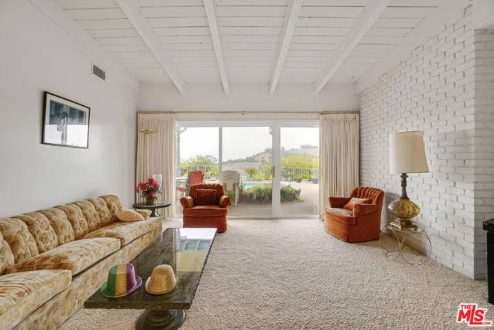 6021 Wright Terrace, Culver City, California 90232