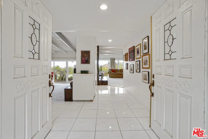 6021 Wright Terrace, Culver City, California 90232