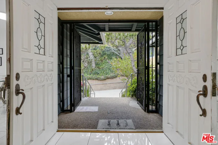 6021 Wright Terrace, Culver City, California 90232