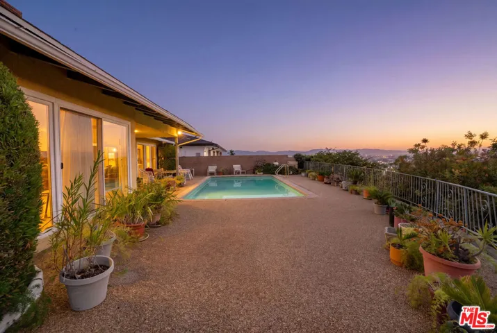 6021 Wright Terrace, Culver City, California 90232