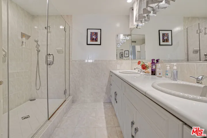 6021 Wright Terrace, Culver City, California 90232