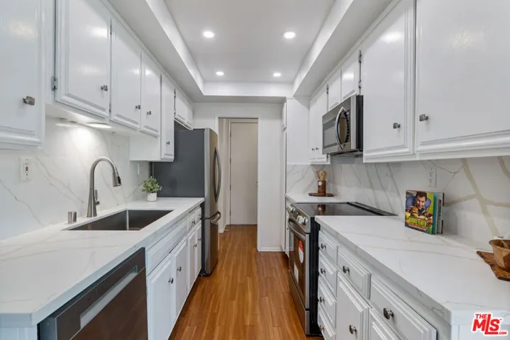 11965 Gorham Avenue 503, Los Angeles, California 90049