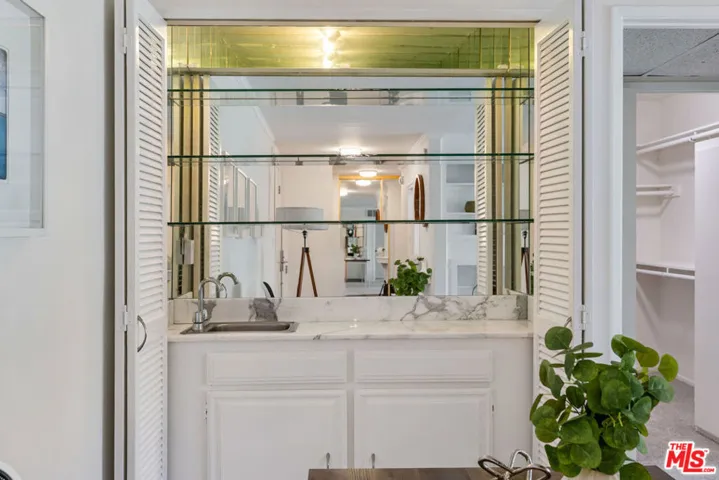 11965 Gorham Avenue 503, Los Angeles, California 90049