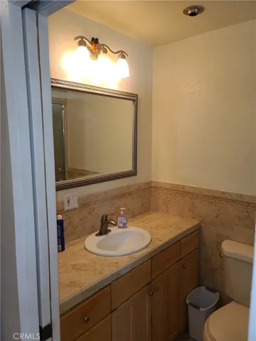 Primary on suite bathroom1
