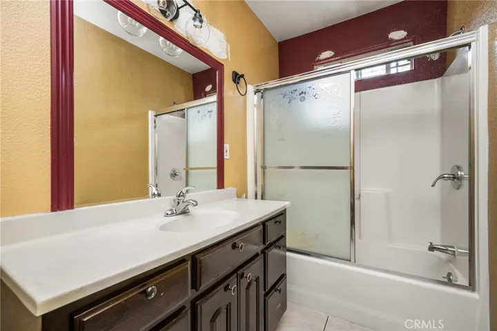 1330 E 33rd, Los Angeles, California 90011