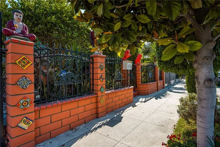1330 E 33rd, Los Angeles, California 90011
