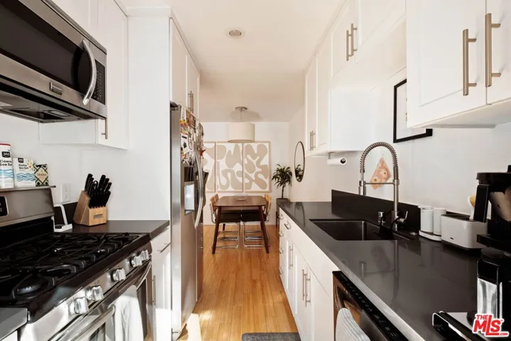550 N Croft Avenue 2, Los Angeles, California 90048