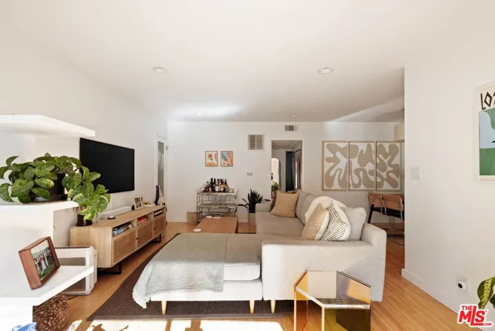 550 N Croft Avenue 2, Los Angeles, California 90048