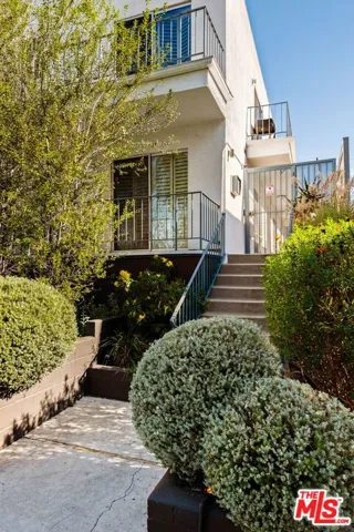 550 N Croft Avenue 2, Los Angeles, California 90048
