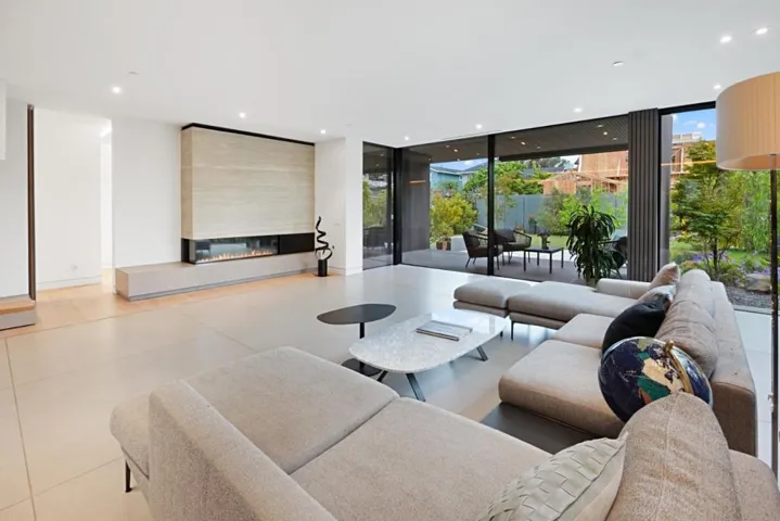 324 Kelly Avenue, Half Moon Bay, California 94019