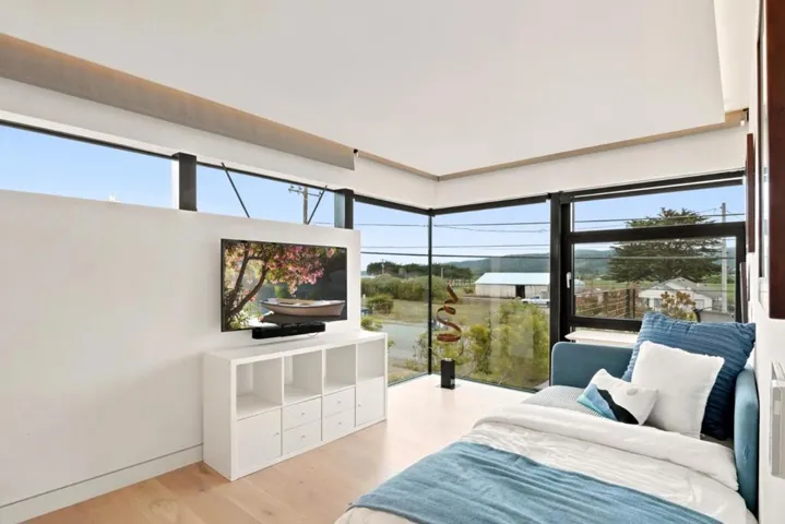 324 Kelly Avenue, Half Moon Bay, California 94019
