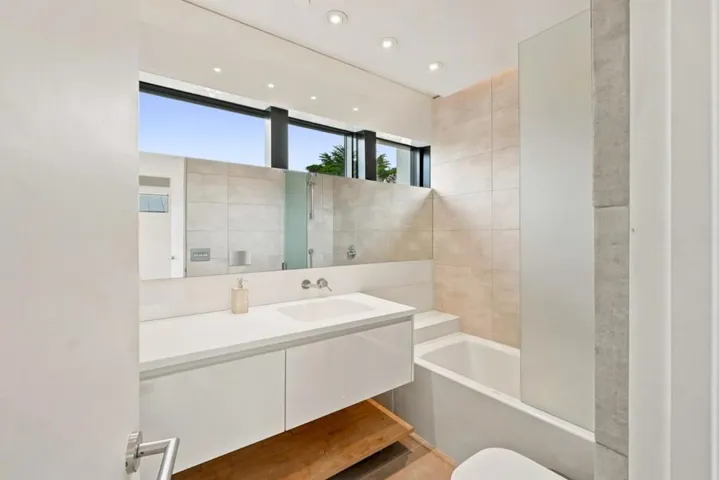 324 Kelly Avenue, Half Moon Bay, California 94019