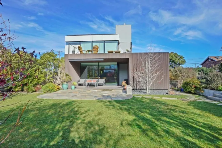 324 Kelly Avenue, Half Moon Bay, California 94019