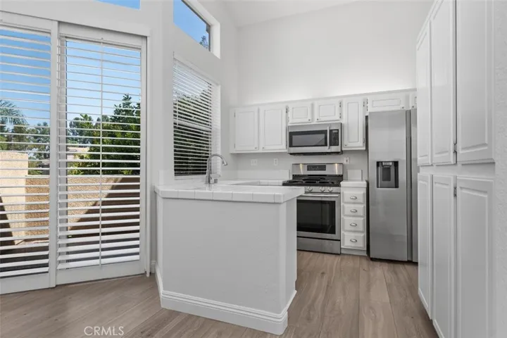 Another look at the kitchen