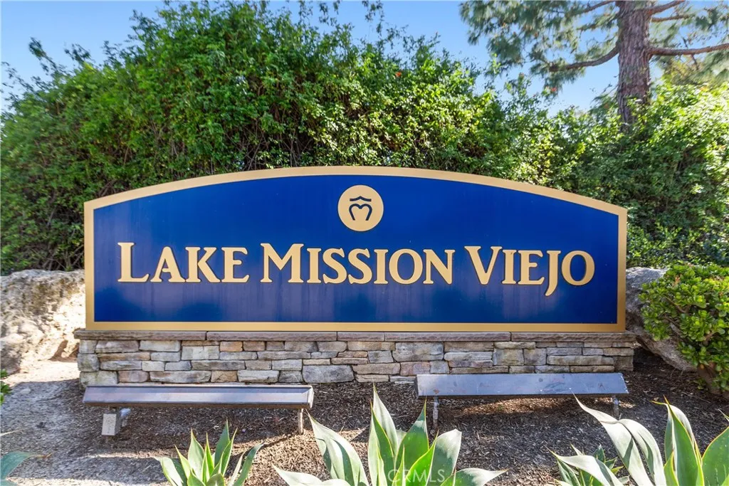 includes coveted access to Mission Viejo Lake