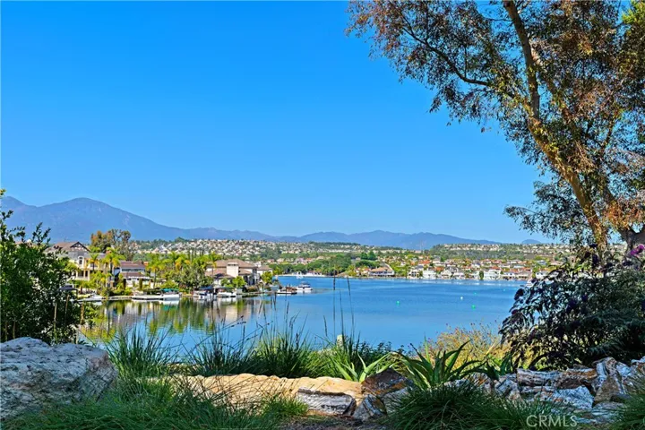 LAKE MISSION VIEJO