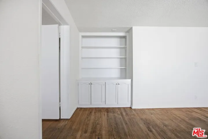 4841 W 18th Street, Los Angeles, California 90019