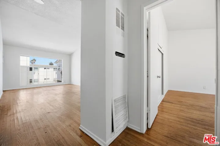 4841 W 18th Street, Los Angeles, California 90019