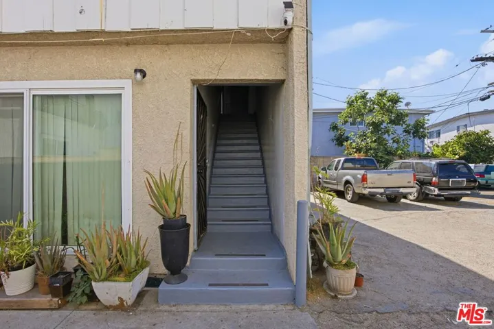 4841 W 18th Street, Los Angeles, California 90019