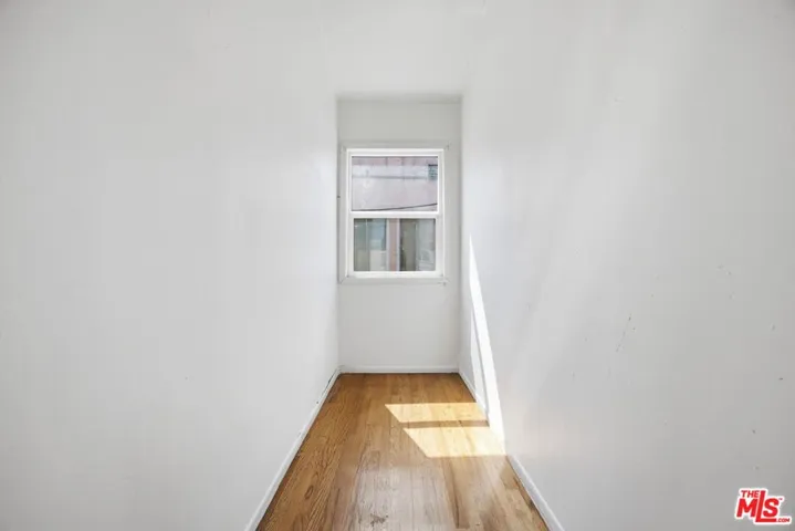 4841 W 18th Street, Los Angeles, California 90019