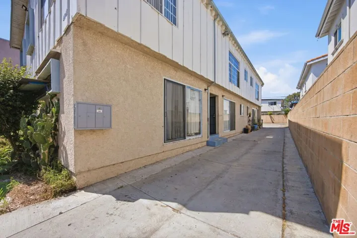 4841 W 18th Street, Los Angeles, California 90019