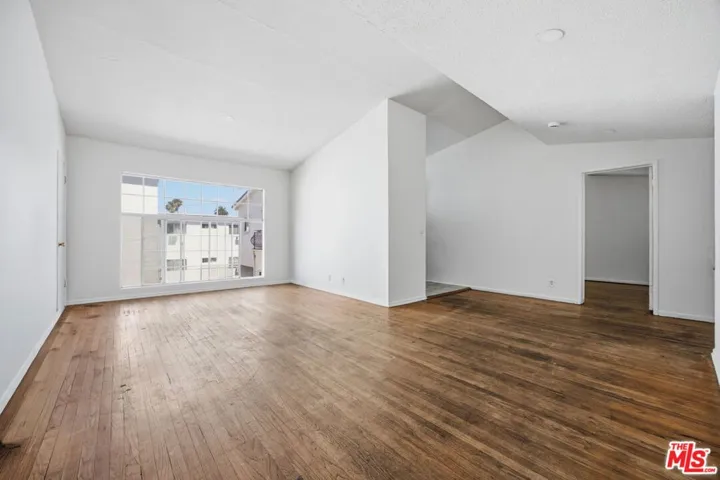 4841 W 18th Street, Los Angeles, California 90019