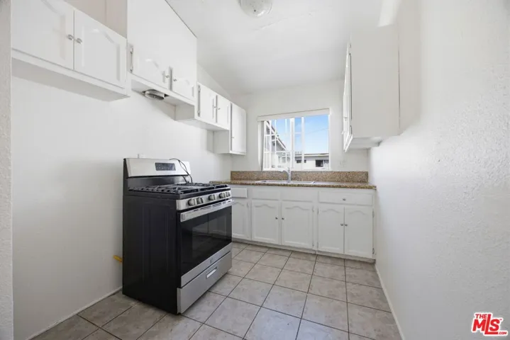 4841 W 18th Street, Los Angeles, California 90019