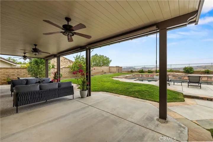 22915 Raintree Lane, Saugus, California 91390