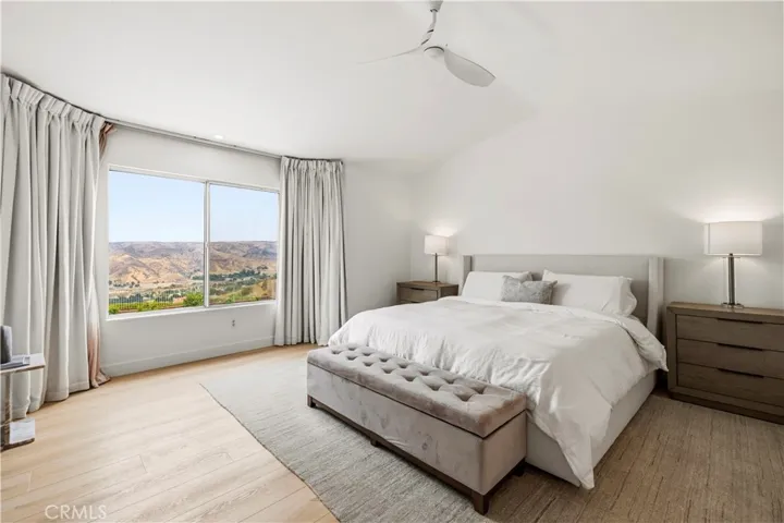 22915 Raintree Lane, Saugus, California 91390