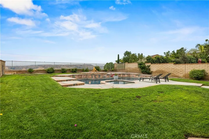 22915 Raintree Lane, Saugus, California 91390