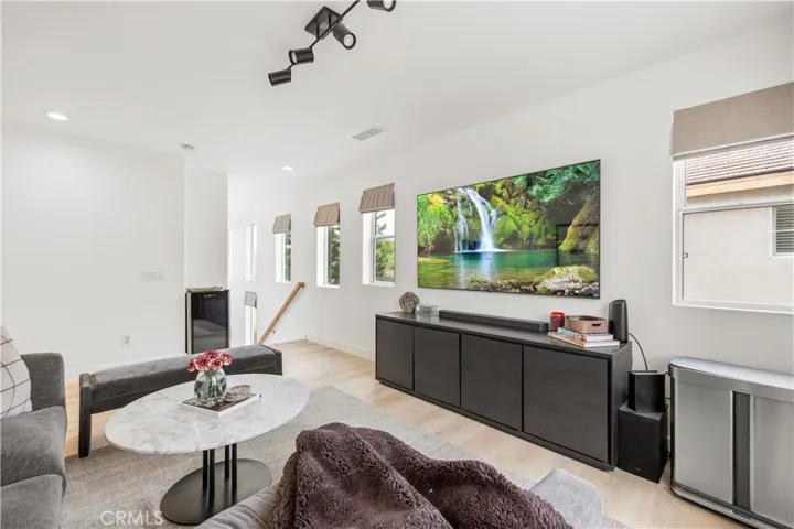 22915 Raintree Lane, Saugus, California 91390