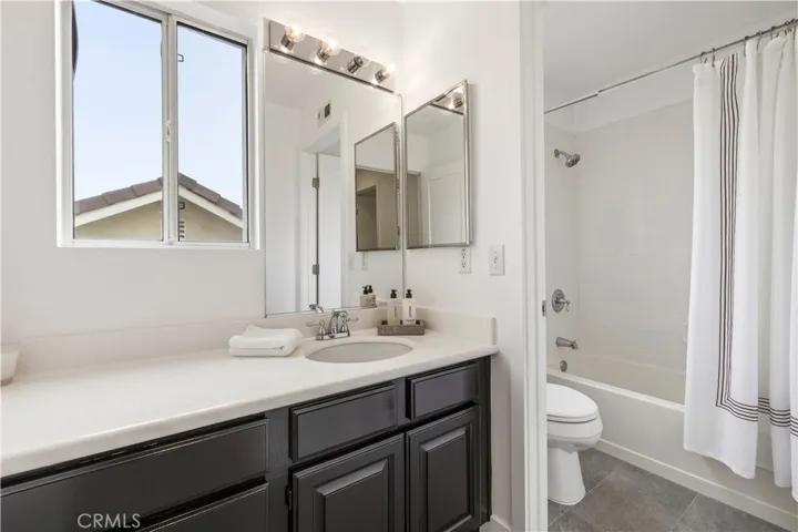22915 Raintree Lane, Saugus, California 91390