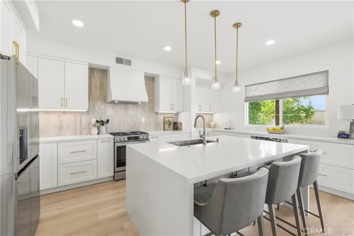 22915 Raintree Lane, Saugus, California 91390