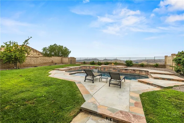 22915 Raintree Lane, Saugus, California 91390