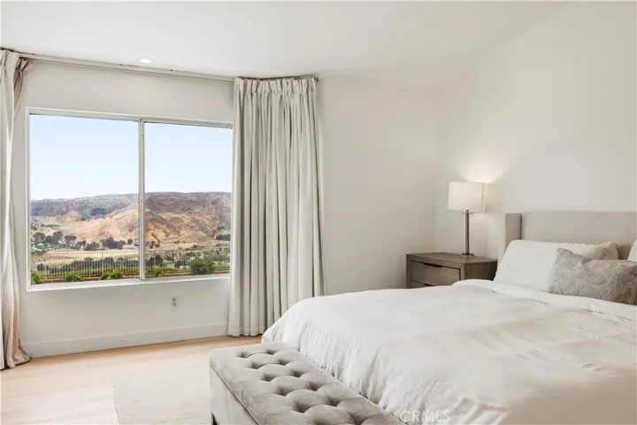 22915 Raintree Lane, Saugus, California 91390