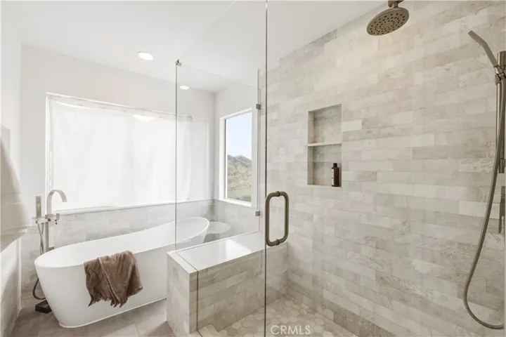 22915 Raintree Lane, Saugus, California 91390