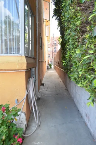 749 S Berendo, Los Angeles, California 90005