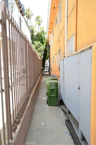 749 S Berendo, Los Angeles, California 90005