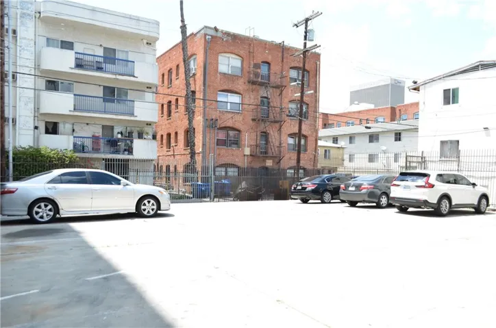 749 S Berendo, Los Angeles, California 90005