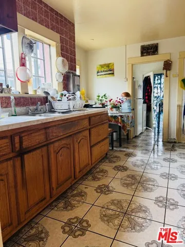 1450 W 67th Street, Los Angeles, California 90047