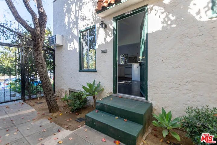 522 N Alta Vista Boulevard 9, Los Angeles, California 90036
