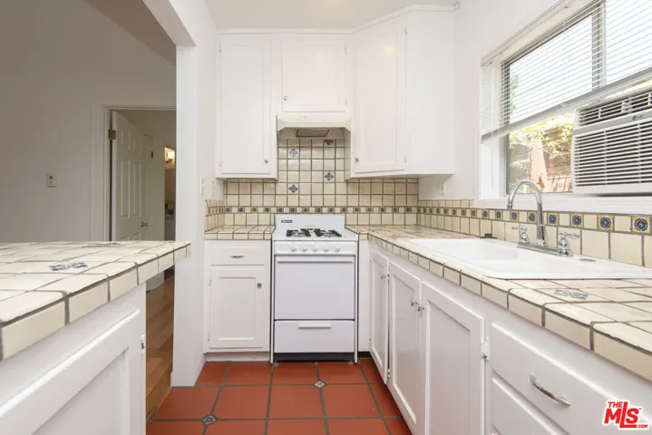 522 N Alta Vista Boulevard 9, Los Angeles, California 90036